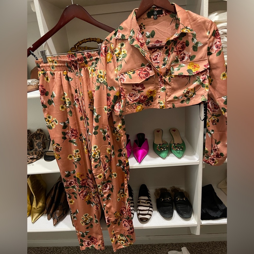 Missguided silk feel cropped top set